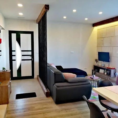 Apartment I&i